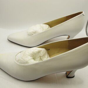 Evan Picone Feather Construction bone white pumps with 2.5 inch heel 8.5N